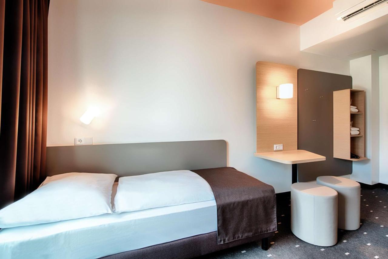 B&B Hotel Rostock-Hafen ภายนอก รูปภาพ