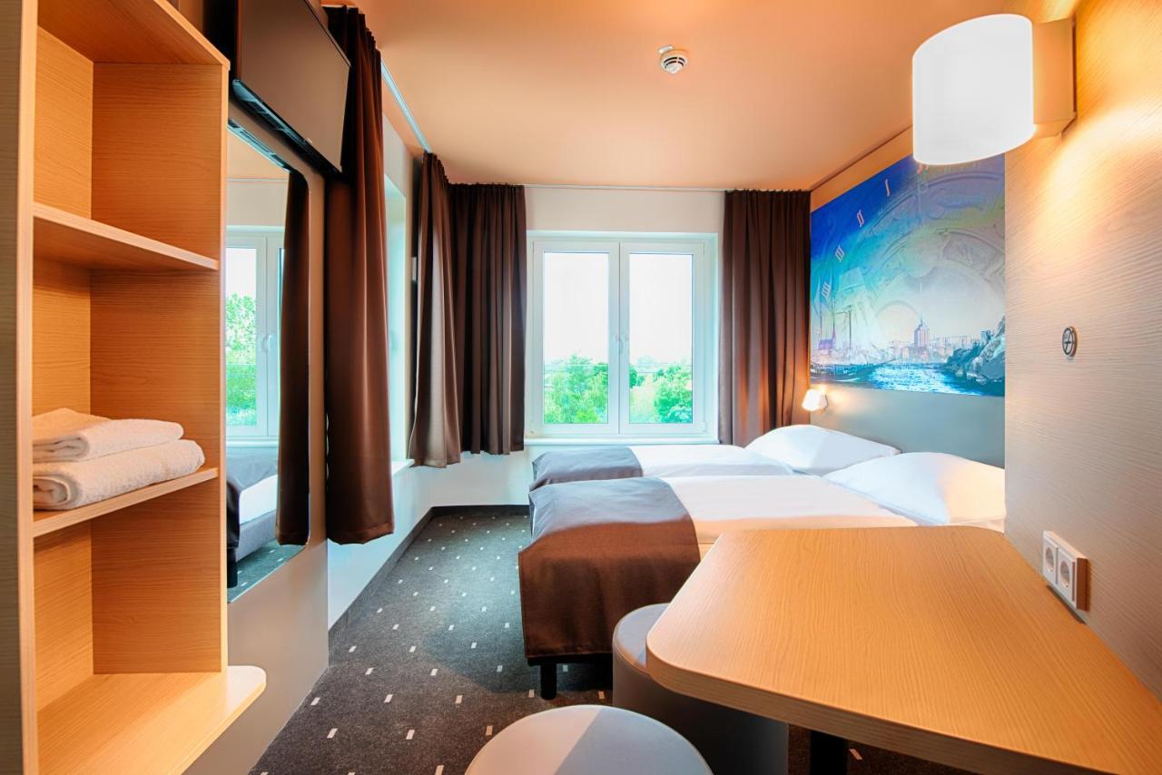 B&B Hotel Rostock-Hafen ภายนอก รูปภาพ